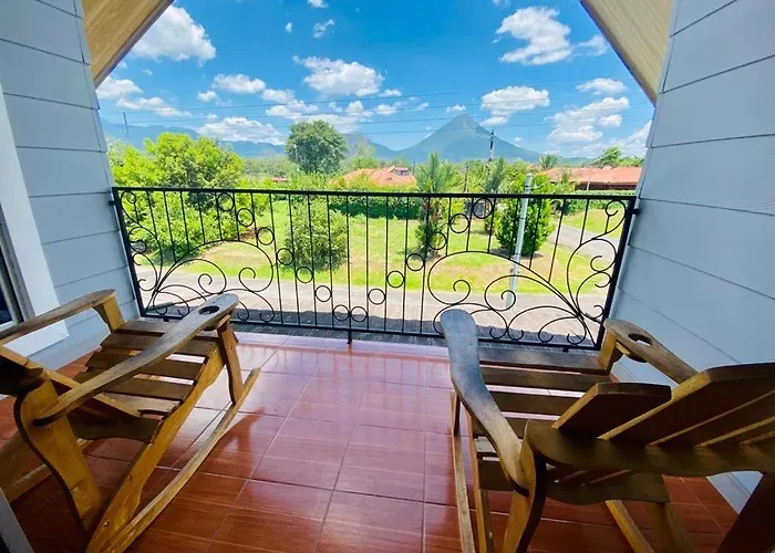 Casa De Las Rosas Volcan Arenal